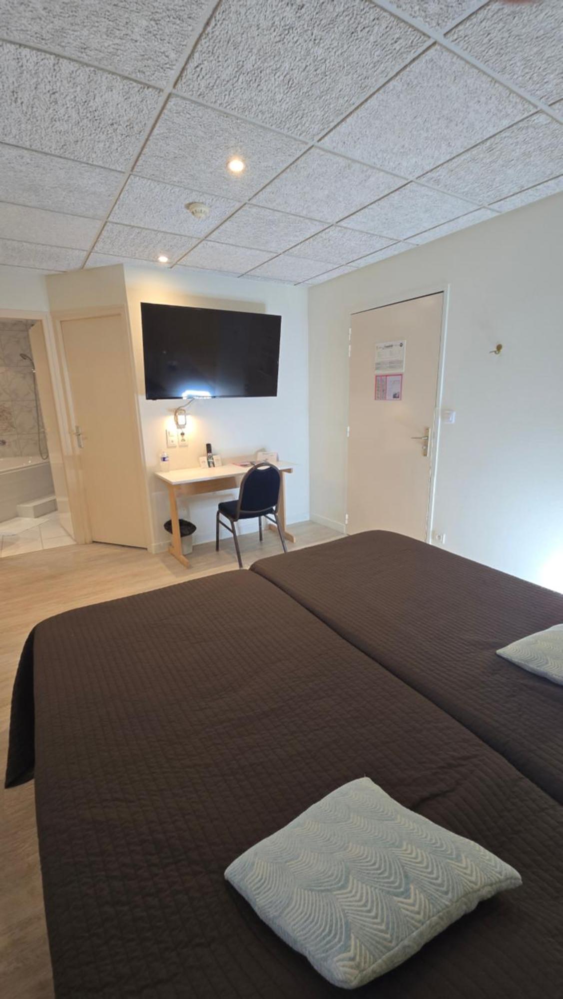 Logis Hotel & Restaurant Arcombelle ม็องตินี-เลอ-รัว ภายนอก รูปภาพ