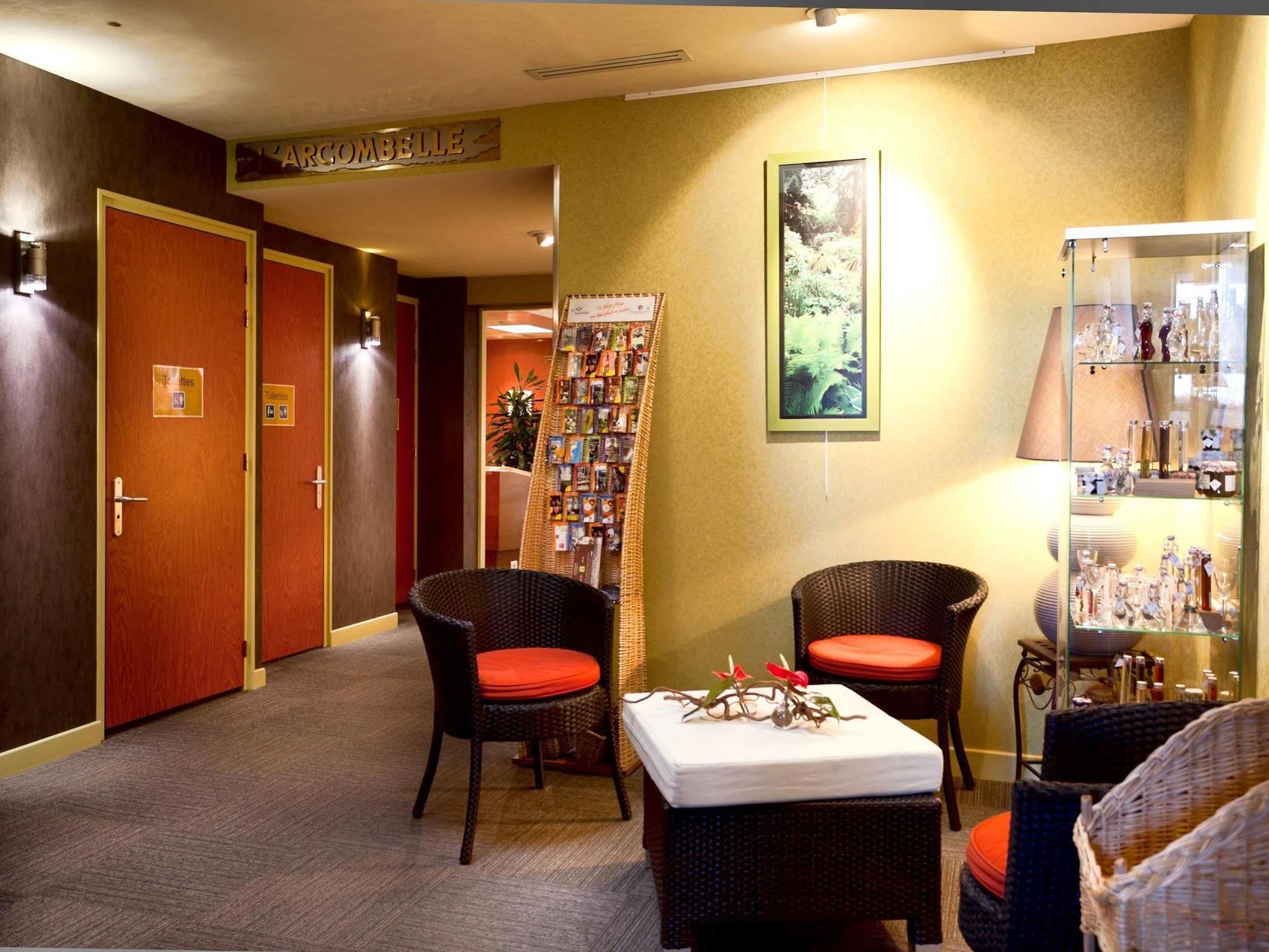 Logis Hotel & Restaurant Arcombelle ม็องตินี-เลอ-รัว ภายนอก รูปภาพ